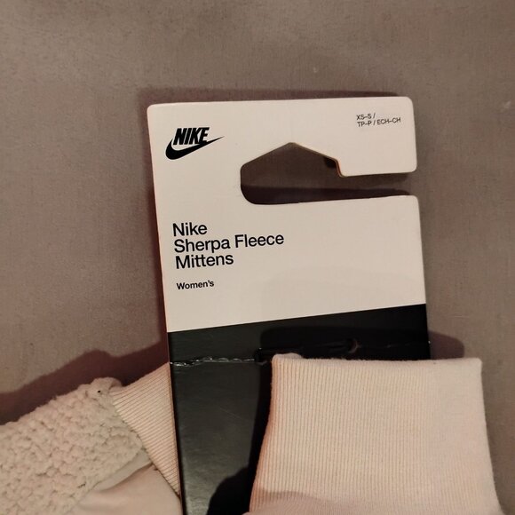 Women's Nike Sherpa Fleece Mittens Off White - Picture 6 of 6